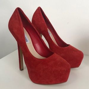 Steve Madden Babylon Red Suede Pumps